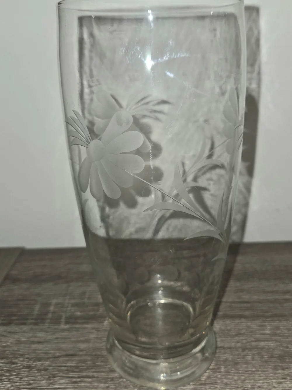 Vintage Unbranded Floral Etched Glass Tall Vase 8.5